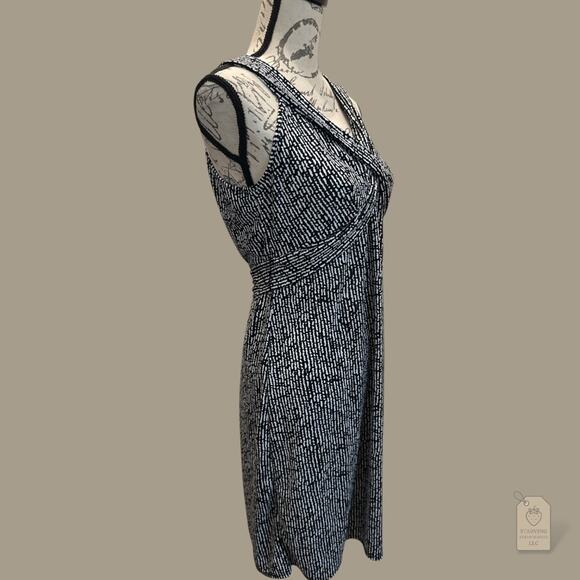 Ann Taylor LOFT Petite 10P Sleeveless Dress Black White V-Neck Tie Back Midi - Picture 2 of 7